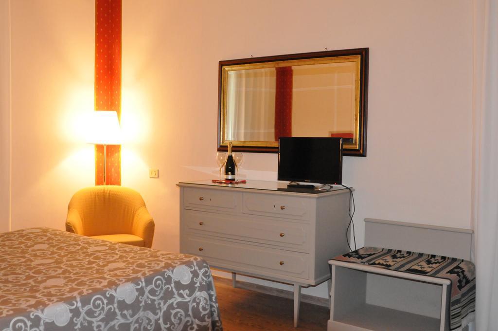 Hotel Stipino Lucca Værelse billede